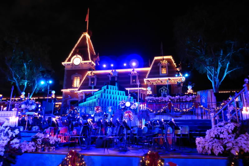 candlelight processional disneyland 2021