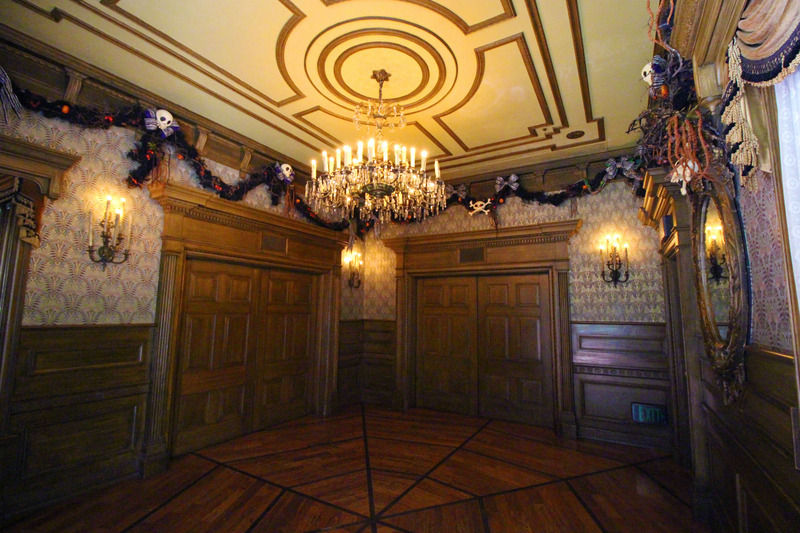 the haunted mansion movie house interior